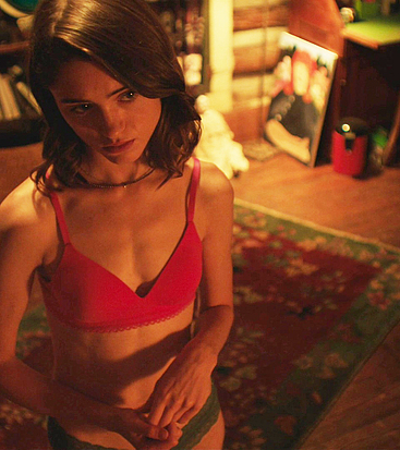 Natalia Dyer lingerie video