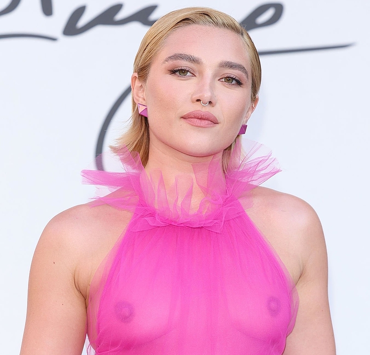 Florence Pugh nipples and bikini photos