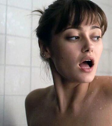 Ella Purnell nude in shower