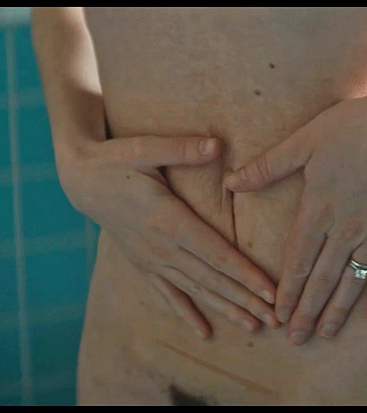 Betty Gilpin frontal nude