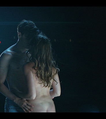 Nicole Wallace nude
