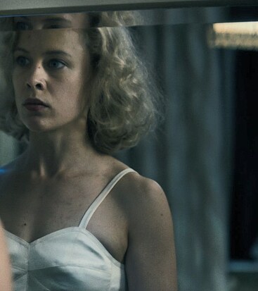 Paula Beer nude scenes