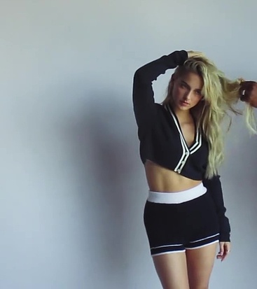 Mckenna Grace sexy and erotic pics
